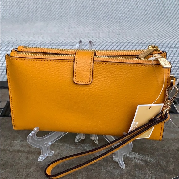 MICHAEL KORS LG DOUBLE ZIP WRISTLET MARYGOLD - Picture 6 of 16